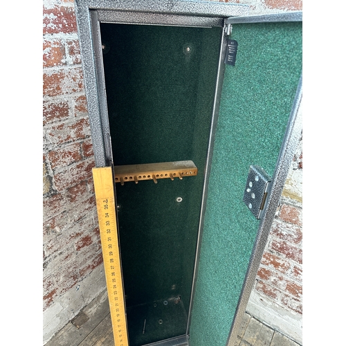 489 - Boxx Large British Standard Accredited Gun Safe or Gun Store with 2 Keys