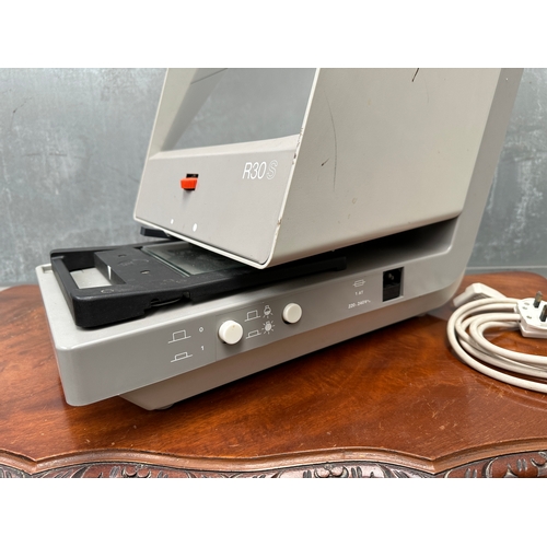 235A - Microfiche Viewer