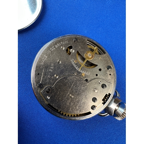 10 - Services Army Mechanical Pocket Watch Working