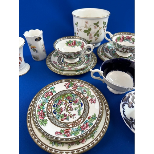 337 - Collection of Collectable Ceramic Items inc. Coalport, Minton, Wedgwood, Royal Worcester etc.