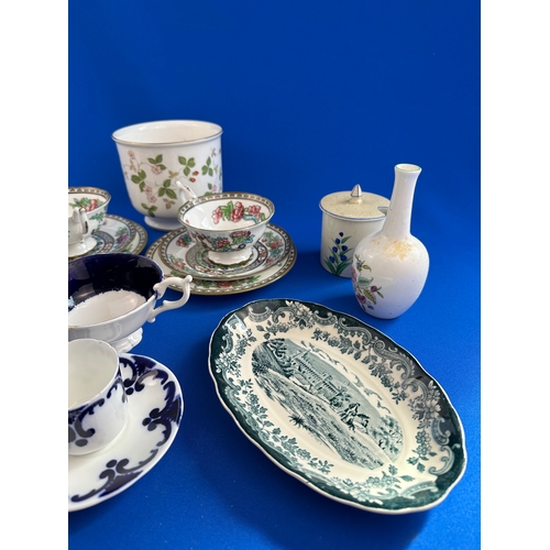 337 - Collection of Collectable Ceramic Items inc. Coalport, Minton, Wedgwood, Royal Worcester etc.