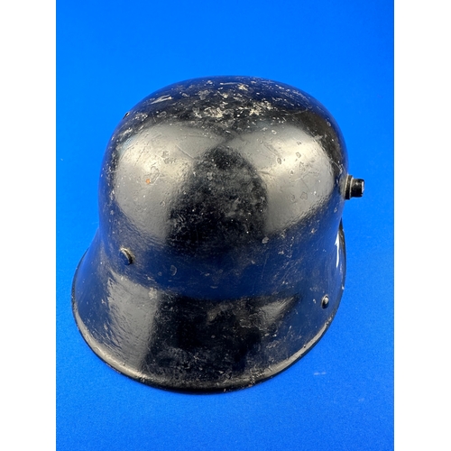 252 - WW1 German Imperial M16 Helmet. Painted Black with Dove Motif.