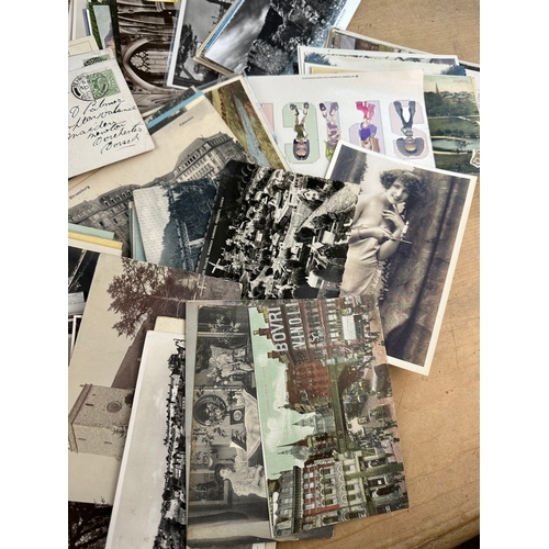 246 - Collection of Antique & Later Postcards