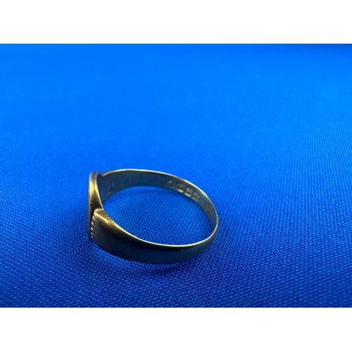 29 - 18ct Gold Signet Ring 5.55g Size U.