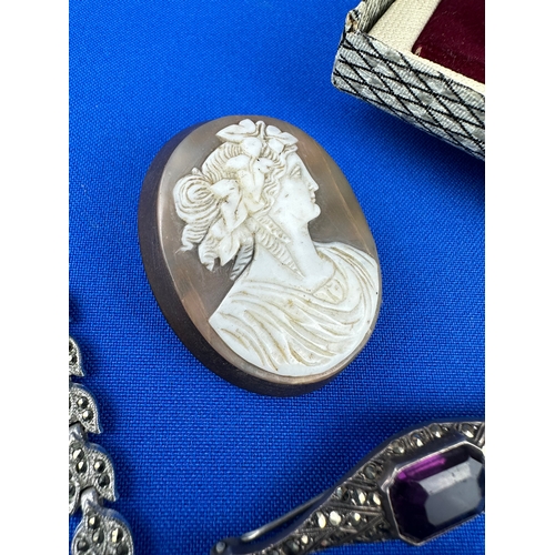 48 - Antique & Later Jewellery Items inc. Cameo Brooch, Mourning Brooch, 935 Silver, Art Deco Coctail Wat... 