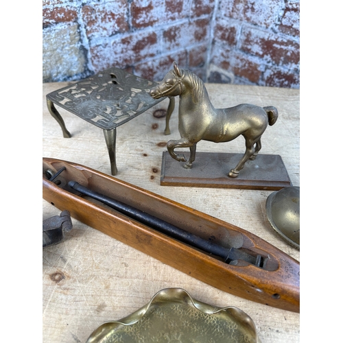 274 - Collectables inc. Vintage Animal Trap, Horse Brasses & Other Metalware Items.