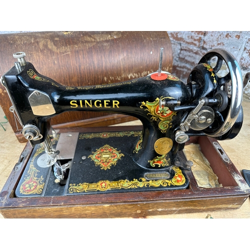 279 - Singer 128K Hand Crank Sewing Machine