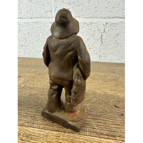 136 - Littco Old Salt Cast Iron Fisherman Bookend