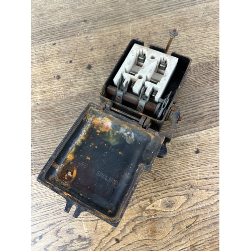 126 - Early MEM Memette 250V 15amp Isolating Fuse Box