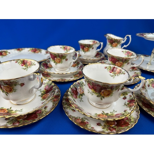 322 - Royal Albert 'Old Country Roses' Tea Set 28 Pieces