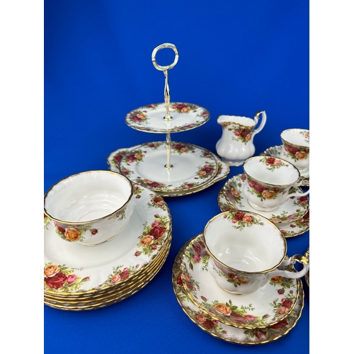 322 - Royal Albert 'Old Country Roses' Tea Set 28 Pieces