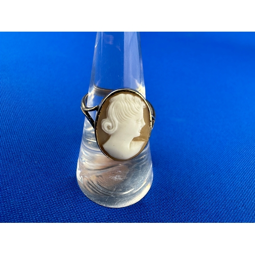 12 - 9ct Gold Cameo Ring 2.93g Gross Size O