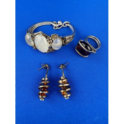 15 - 925 Silver Jewellery Items with Gemstones
