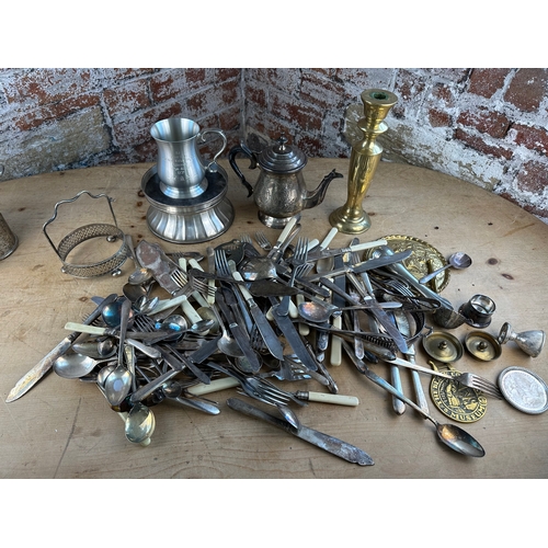 106 - Quantity of Vintage Flatware & Mixed Metalware Items