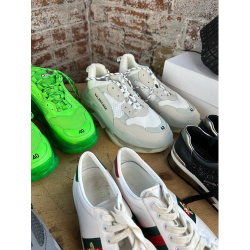 380 - Quantity of Fashion Trainers