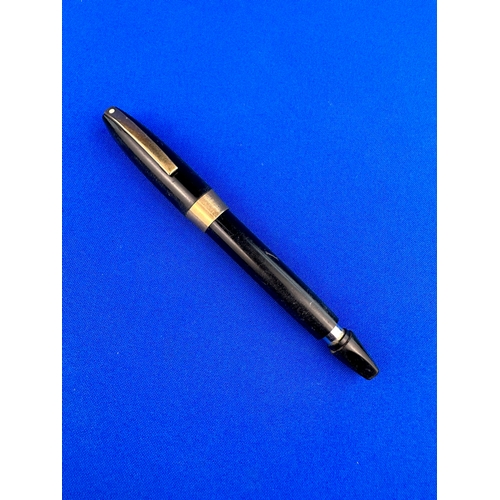 105 - Vintage Sheaffer Piston Fill Pen with 14ct Gold Nib.