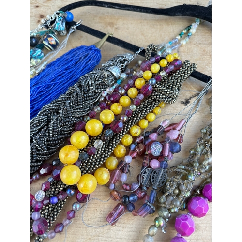 32 - Costume Jewellery Beads