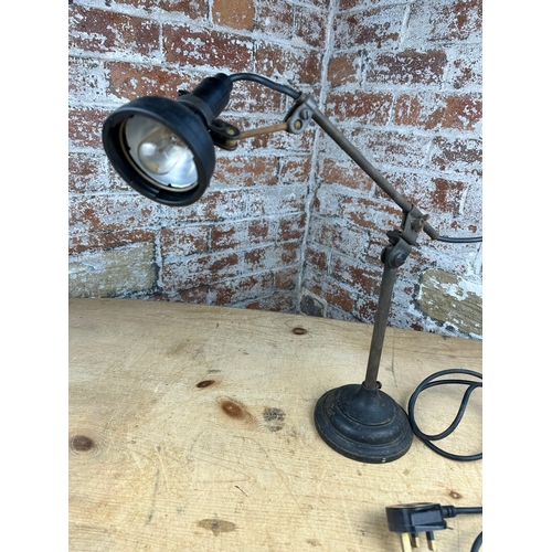 386 - Singer Industrial Bench Work Lamp