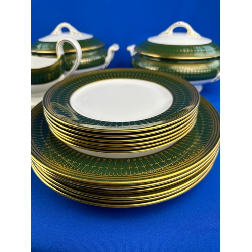 320 - Seemingly 'As New' Collection of Spode Royal Windsor Serving Ware; to include, 6 plates, 6 side plat... 