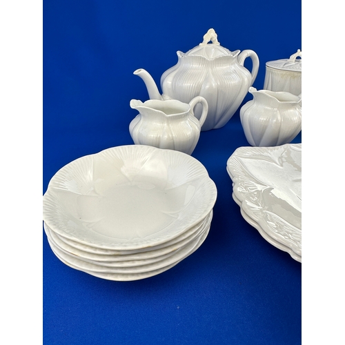 321 - Various Items of Shelley Fine Bone China Reg. No. 272101 Tea Service