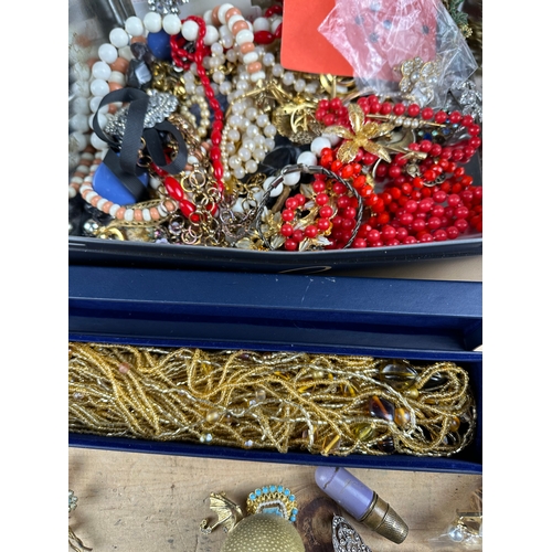 39 - Quantity of Costume Jewellery including Vintage Brooches