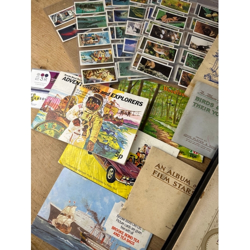 118 - Large Quantity of Cigarette & Tea Cards in Albums