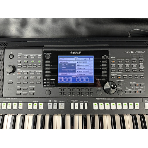 283 - Yamaha PSR-S750 Digital Keyboard and Arranger Workstation with Music Stand, Instuctions and Stagg Ba... 