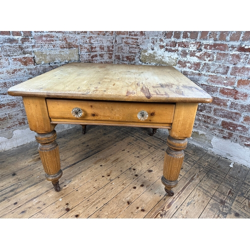 409 - Victorian Pine Farmhouse Table