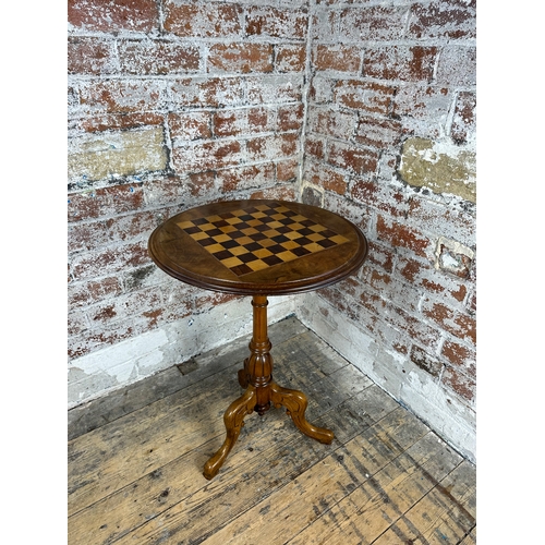 418 - Inlaid Wooden Chess Table