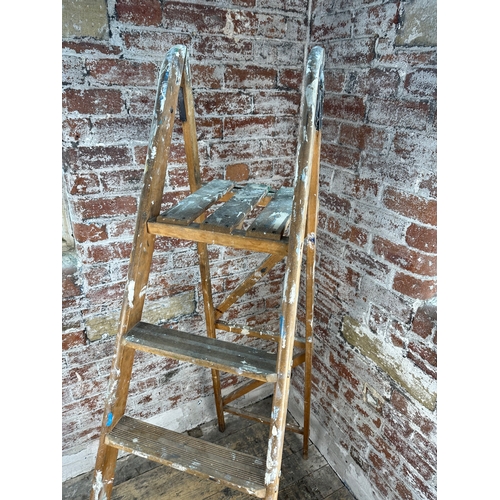 426 - Wooden Ladders