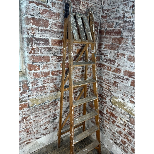 426 - Wooden Ladders