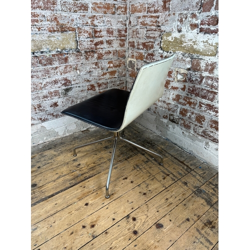 434 - Mid Century Swivel Lounge Chair