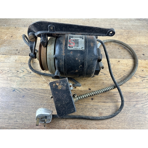 127 - Singer Sewing Motors Sewing Machine Motor No. K284871, Single Phase 1/4 HP.