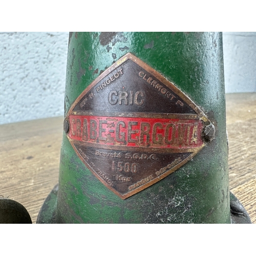 74 - Crabe-Gergovia 1500Kgs Wheeled Bottle Jack From The Michelin Facotry Claremont