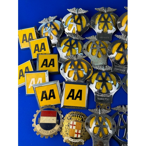 186 - Over 40 AA, RAC & other Car Badges