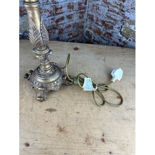 486 - Antique Style Lamp Stand