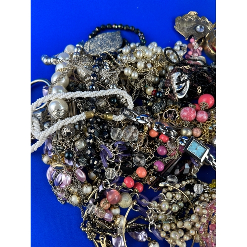 86 - 1.2kg of Costume Jewellery