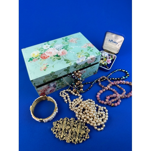 84 - Vintage Costume Jewellery including Pearls & Glass Beads