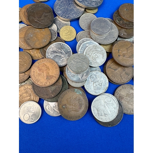 53 - Small Amount of Worldwide Coins & Currency