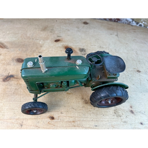 112 - Realistic Tinplate Model Vintage Tractor