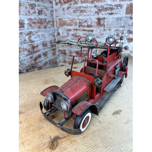 117 - Realistic Tinplate Model Vintage Fire Engine