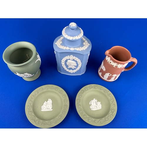 277 - Five Items of Wedgwood Jasperware