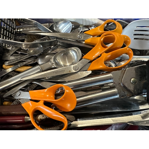 475 - Box of Flatware including Prestige Knives & Fiskars Scissors