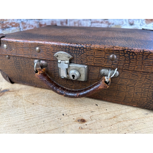 135 - Small Vintage Case