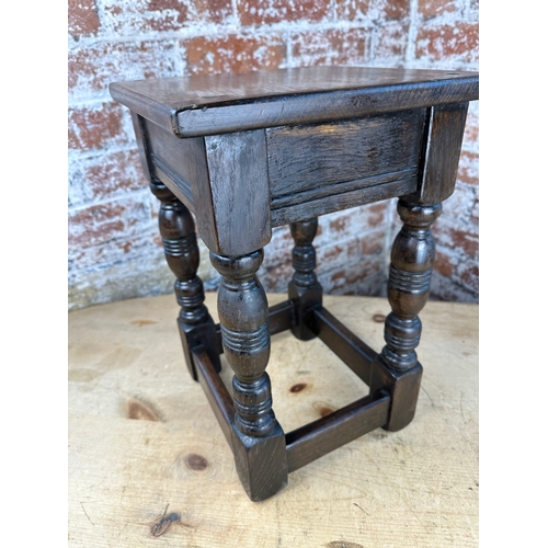 500 - Vintage Mahogany Side Table