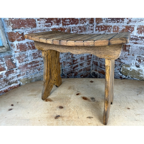 501 - Old Oak Stool