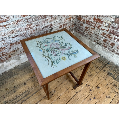 378 - Yorkshire Rose Oak, Metamorphic Screen Table