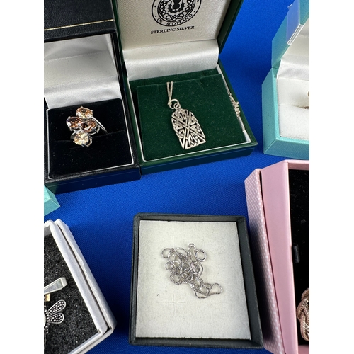 38 - Quantity of Sterling Silver Jewellery Items