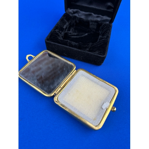 249 - Vintage Mother of Pearl & Gilt Metal Compact