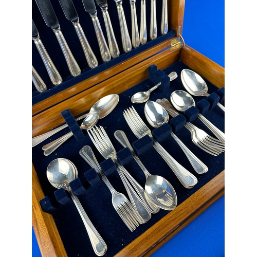 256 - Arthur Price Cutlery Canteen